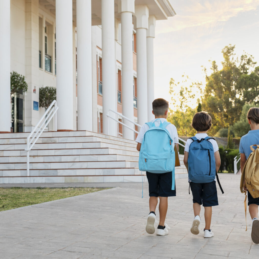 kids-getting-back-school-together